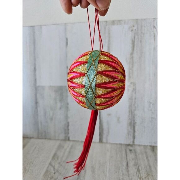 Vintage tassel unique ball red pink ornament Xmas tree ornament - Picture 1 of 7